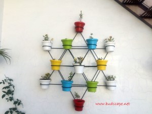 DECORATIVE WALL STAND FOR POTS